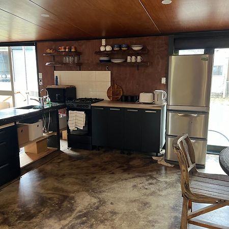 Self Contained Open Shed Space Wainui  Eksteriør bilde
