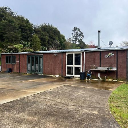 Self Contained Open Shed Space Wainui  Eksteriør bilde