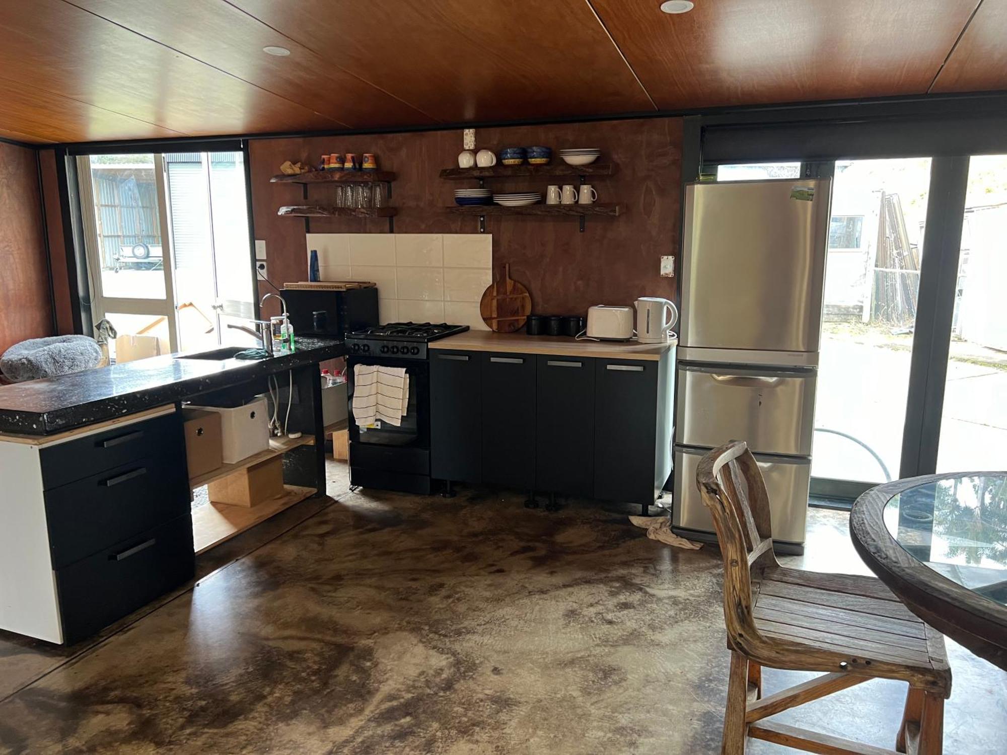 Self Contained Open Shed Space Wainui  Eksteriør bilde