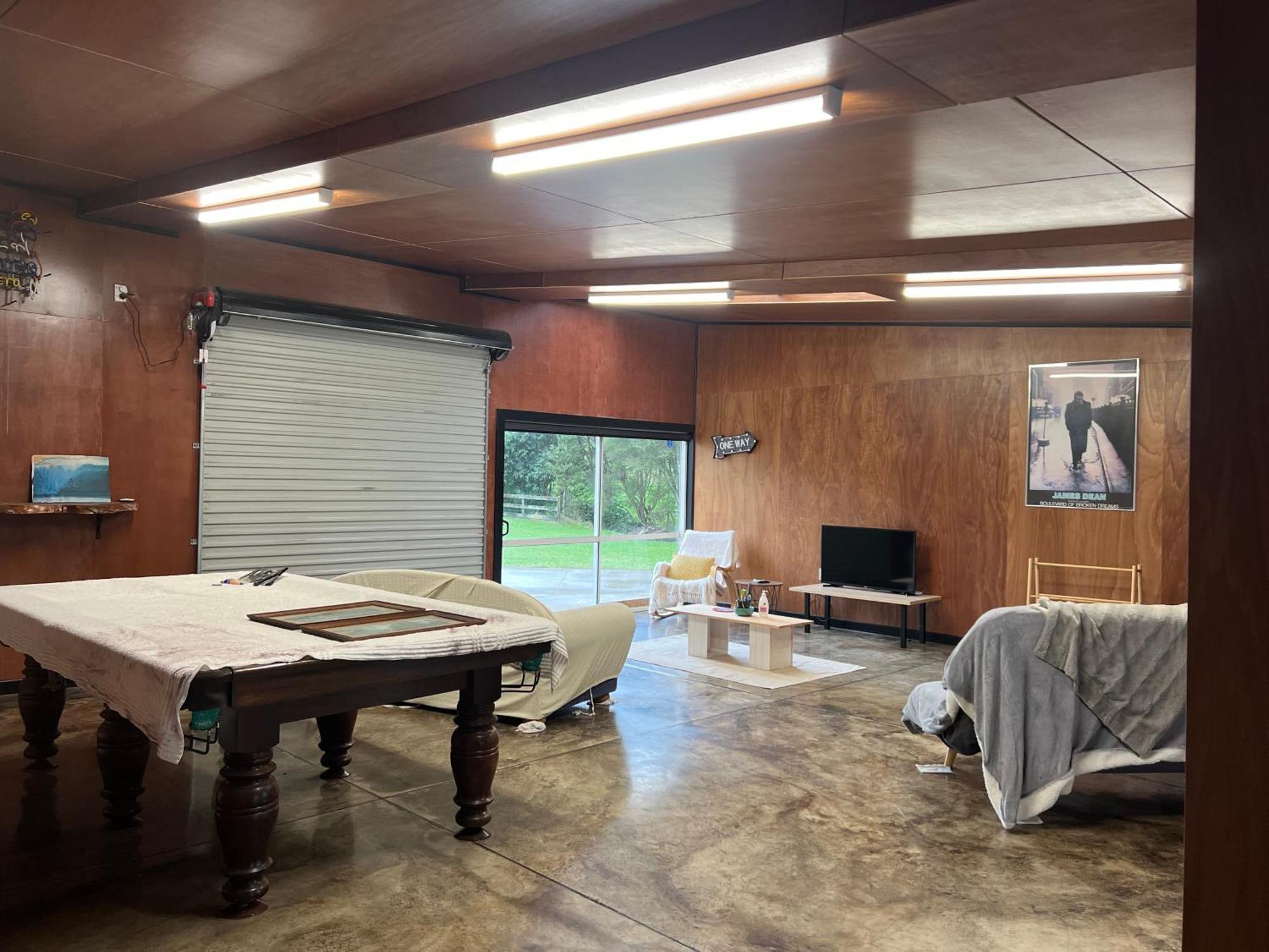Self Contained Open Shed Space Wainui  Eksteriør bilde