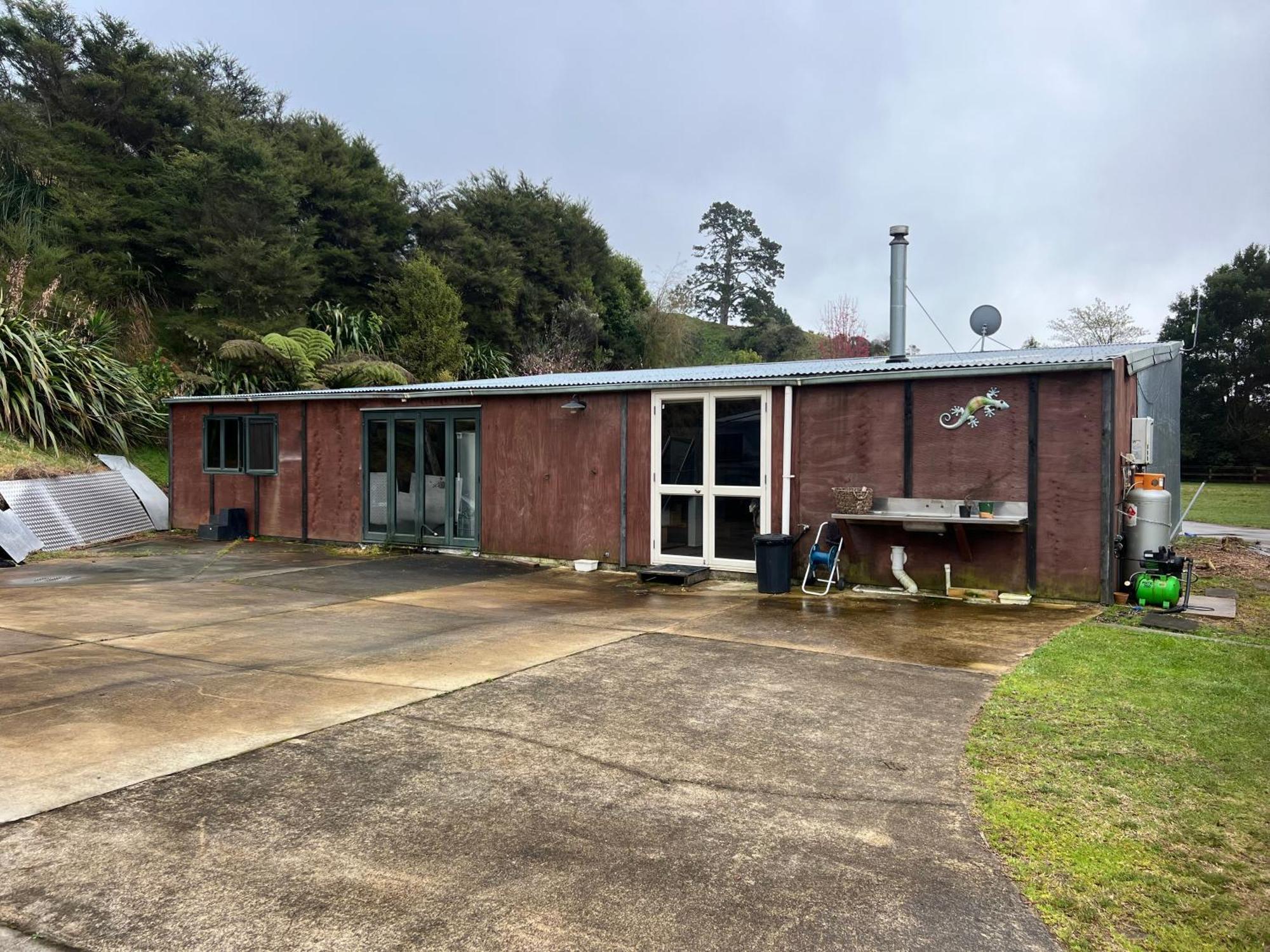 Self Contained Open Shed Space Wainui  Eksteriør bilde