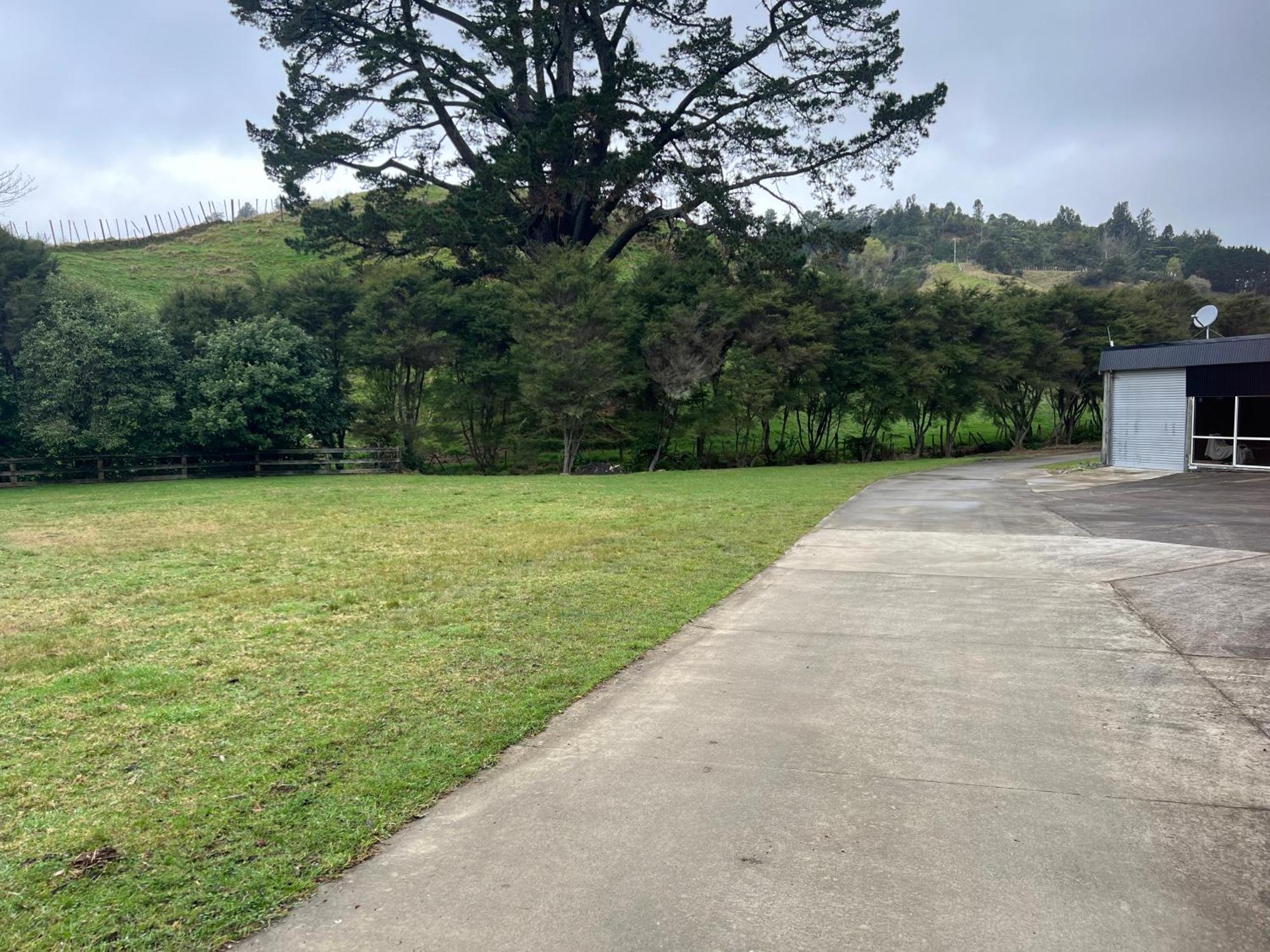 Self Contained Open Shed Space Wainui  Eksteriør bilde